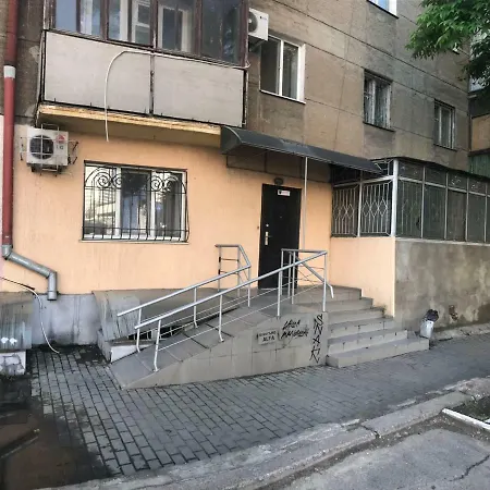Kosmonavta Komarova 2 *